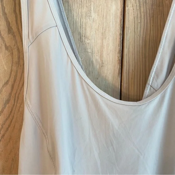 Lululemon Athletica Grey Call it a Tie Tank Top Shirt Women’s size 10 - Picture 4 of 7